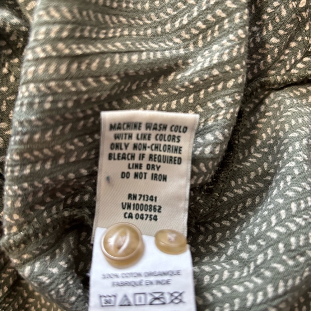 LL Bean Women’s Organic Cotton Crinkle Button zip Shirt Olive Green Size Large - Picture 5 of 6
